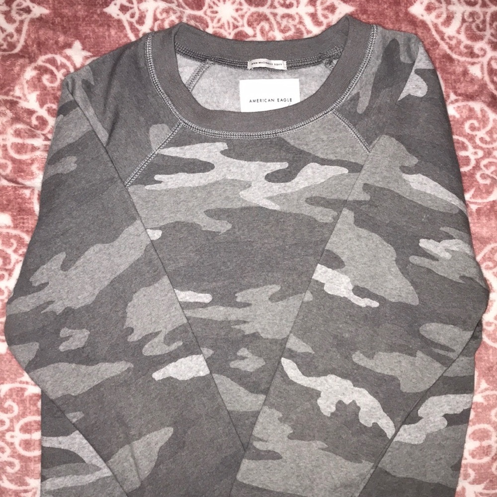 American Eagle crew neck sweatshirt